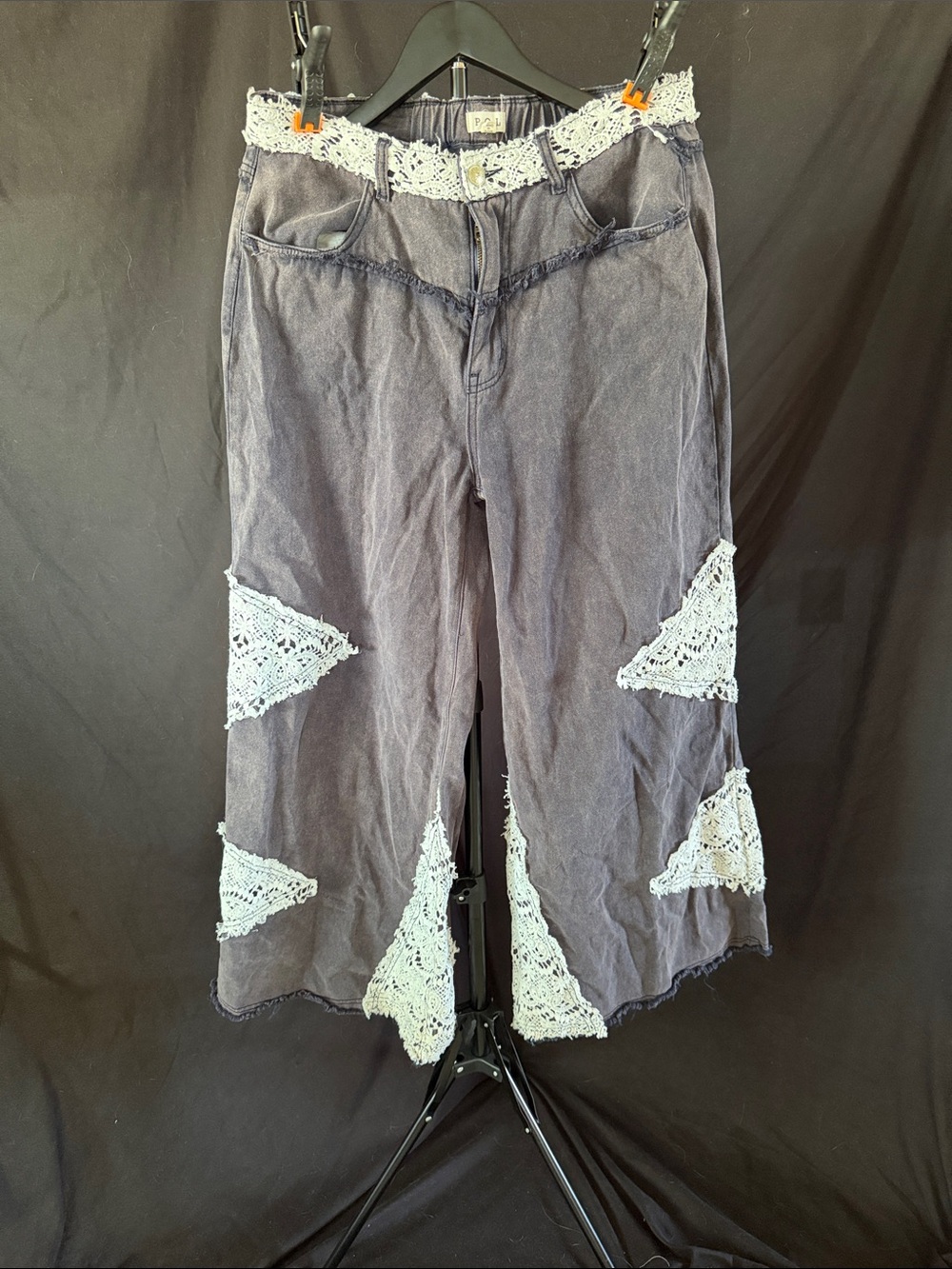 POL Gray Wide-Leg Pants with White Crochet Insets